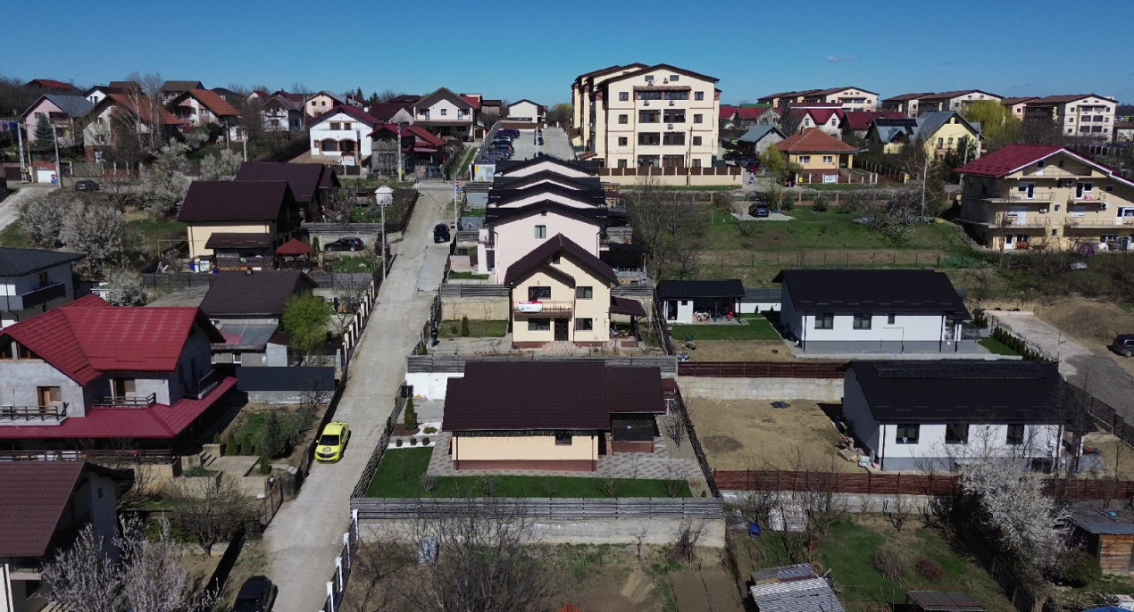 Casa in Valea Adanca - Priveliste catre lac - Strada Costea Voda